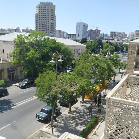 Between 28May Metro Station And National Boulevard Seaside Park Apartment Baku Exterior photo