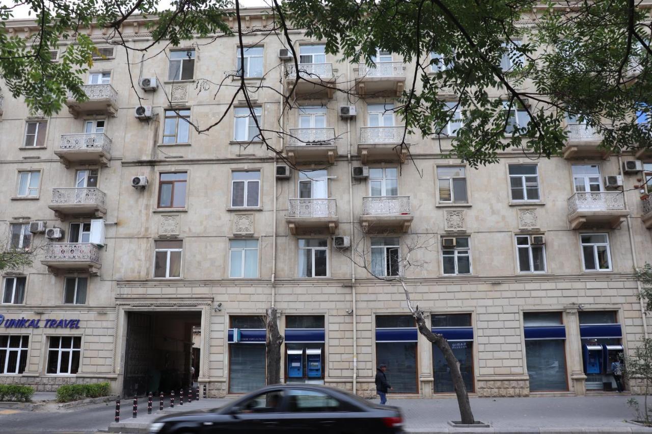 Between 28May Metro Station And National Boulevard Seaside Park Apartment Baku Exterior photo